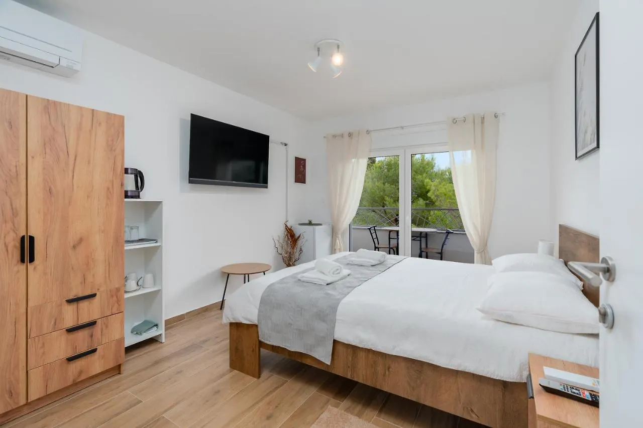 Number One Apartments Vir