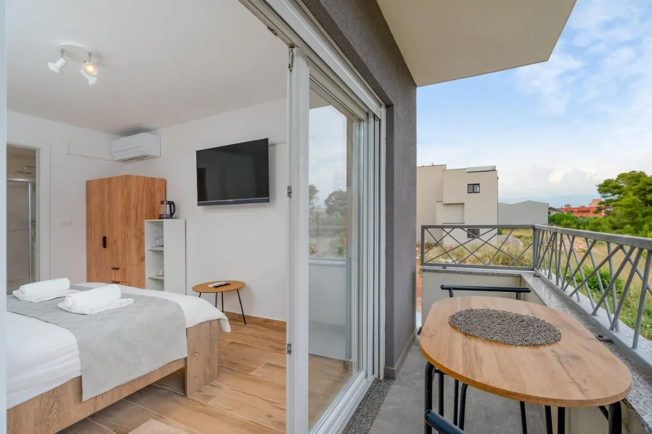 Number One Apartments Vir Croatia