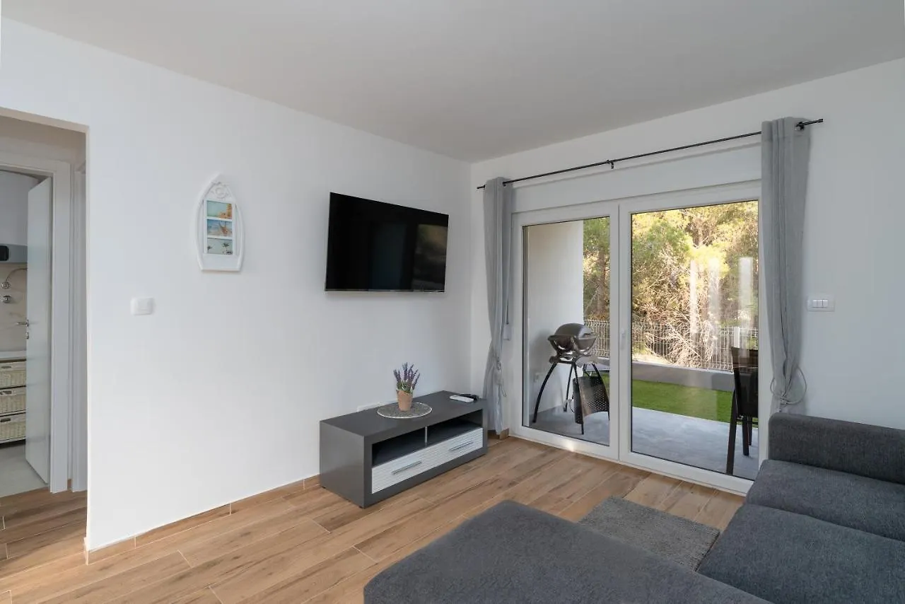Number One Apartments Vir