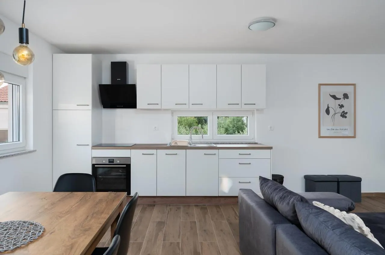 Number One Apartments Vir Croatia