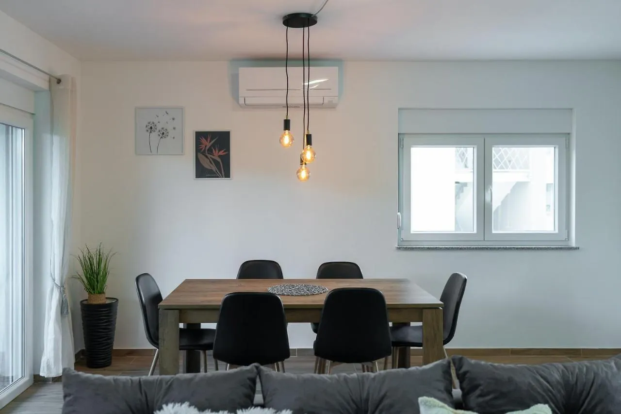 Number One Apartments 0*, Vir Croatia