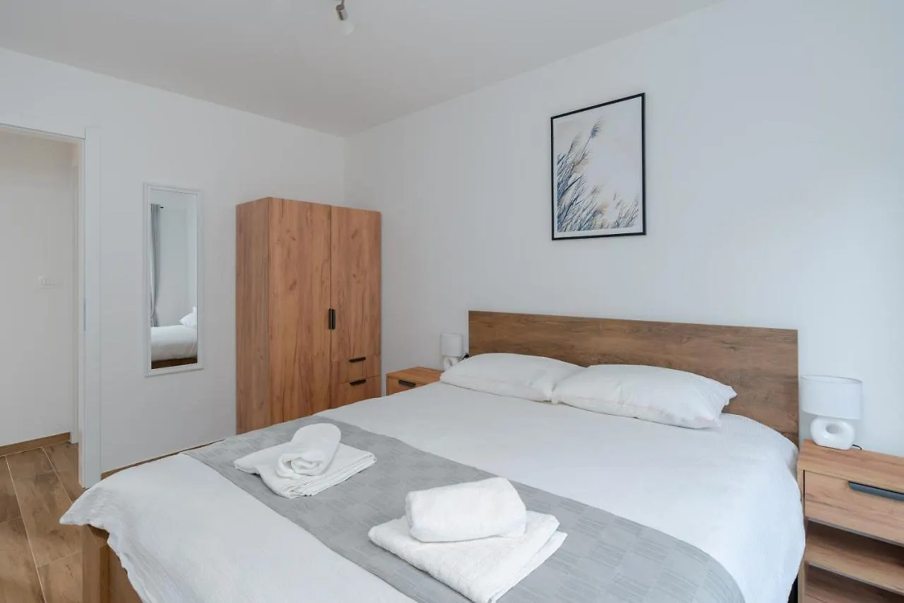Number One Apartments Vir Croatia