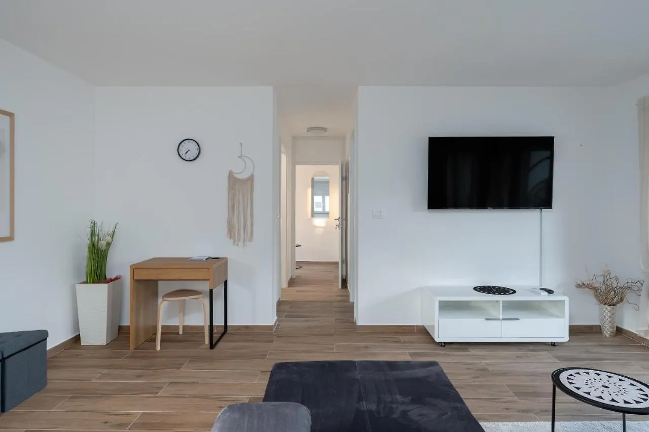 Number One Apartments Vir