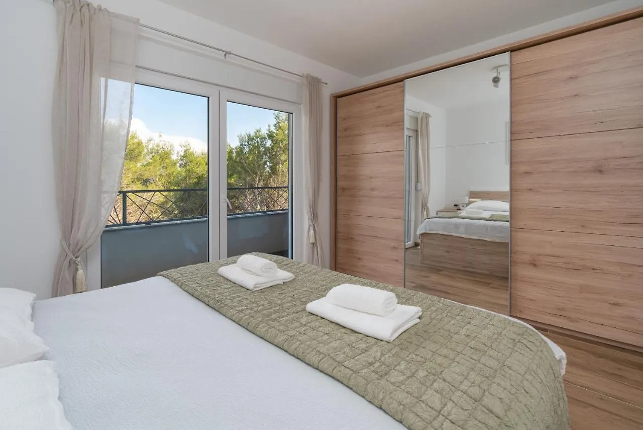Number One Apartments Vir