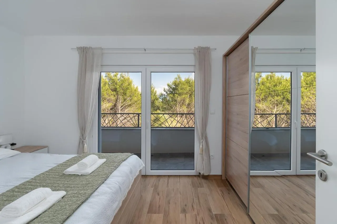 Number One Apartments Vir