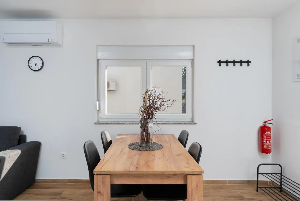 Number One Apartments Vir Κροατία