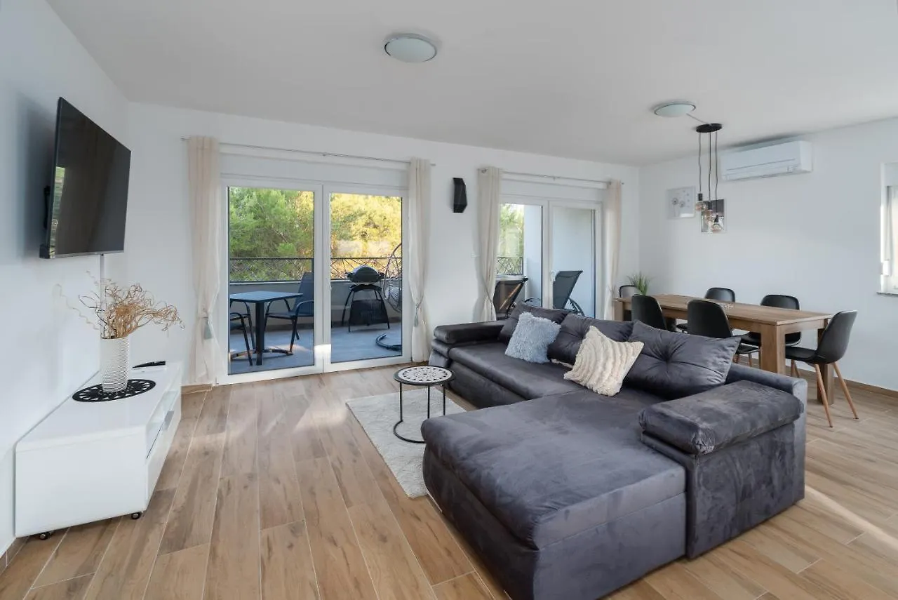 Number One Apartments Vir